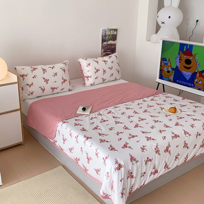 91家纺网 家纺一手货源 找家纺 星期八 2023新款针织棉卡通夏被被子被芯 粉茵