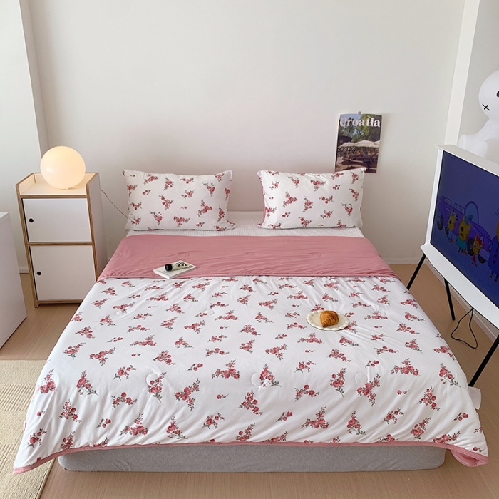 91家纺网 家纺一手货源 找家纺 星期八 2023新款针织棉卡通夏被被子被芯 粉茵