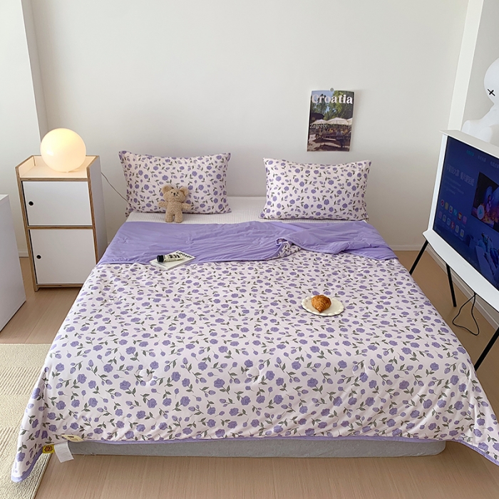 91家纺网 家纺一手货源 找家纺 星期八 2023新款针织棉卡通夏被被子被芯 紫玫瑰