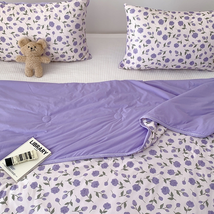 91家纺网 家纺一手货源 找家纺 星期八 2023新款针织棉卡通夏被被子被芯 紫玫瑰