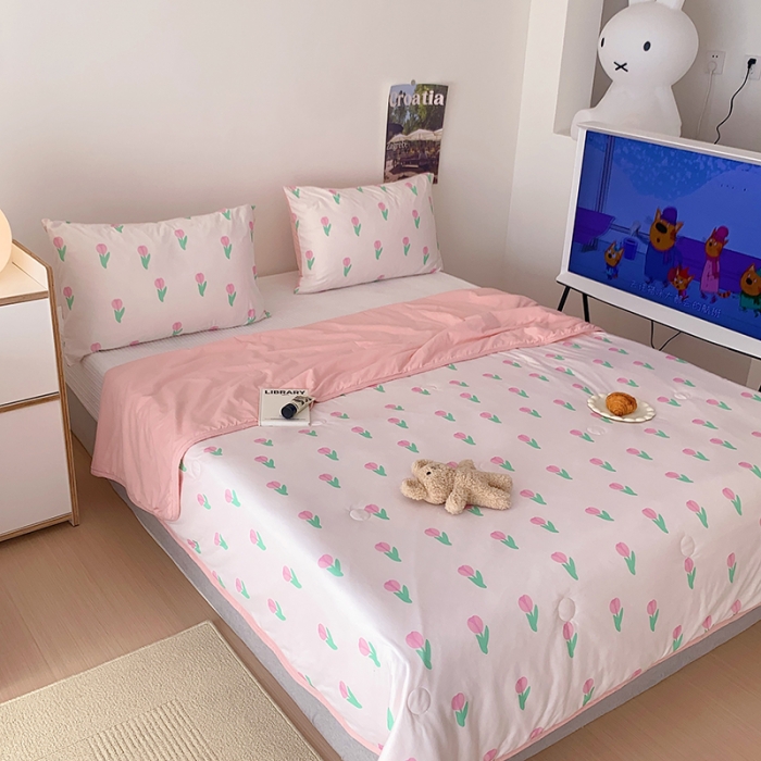 91家纺网 家纺一手货源 找家纺 星期八 2023新款针织棉卡通夏被被子被芯 郁金香