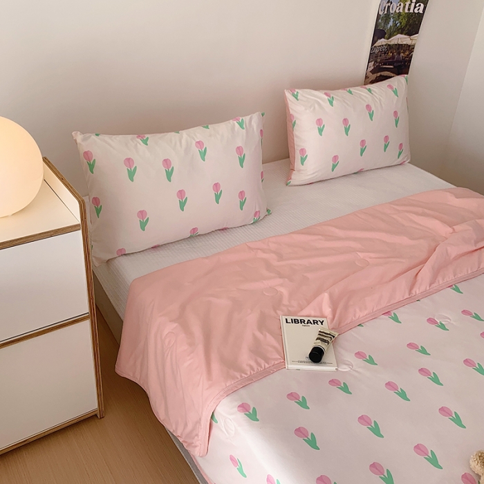 91家纺网 家纺一手货源 找家纺 星期八 2023新款针织棉卡通夏被被子被芯 郁金香