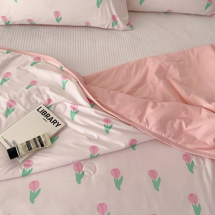 91家纺网 家纺一手货源 找家纺 星期八 2023新款针织棉卡通夏被被子被芯 郁金香