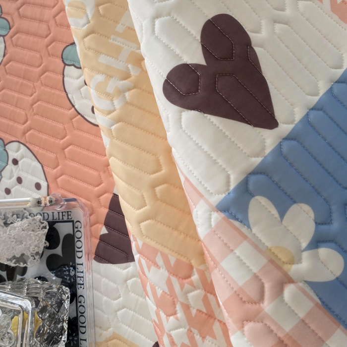 91家纺网 家纺一手货源 找家纺 邦妮 2024新款凉感丝乳胶凉席 草莓乐园