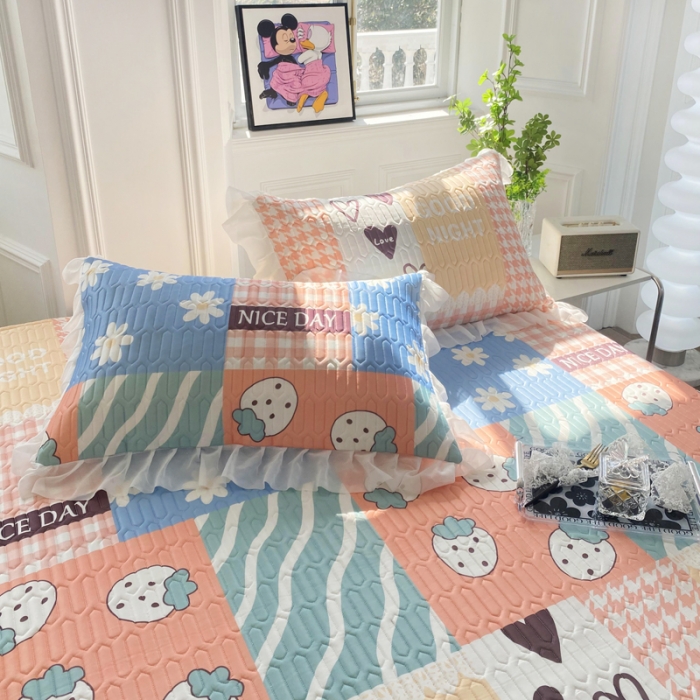 91家纺网 家纺一手货源 找家纺 邦妮 2024新款凉感丝乳胶凉席 草莓乐园