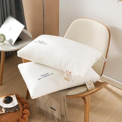 91家纺网 家纺一手货源 找家纺 仁宇枕业 2023新款 A类白色日式原棉酒店枕芯头