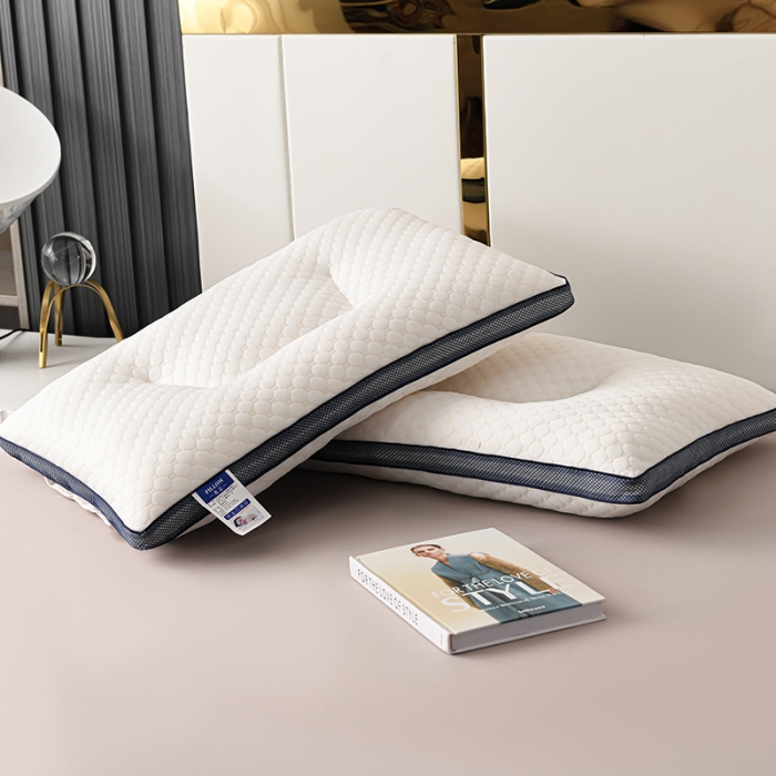 91家纺网 家纺一手货源 找家纺 仁宇枕业 2023新款超柔水立方蓝边定型低枕头