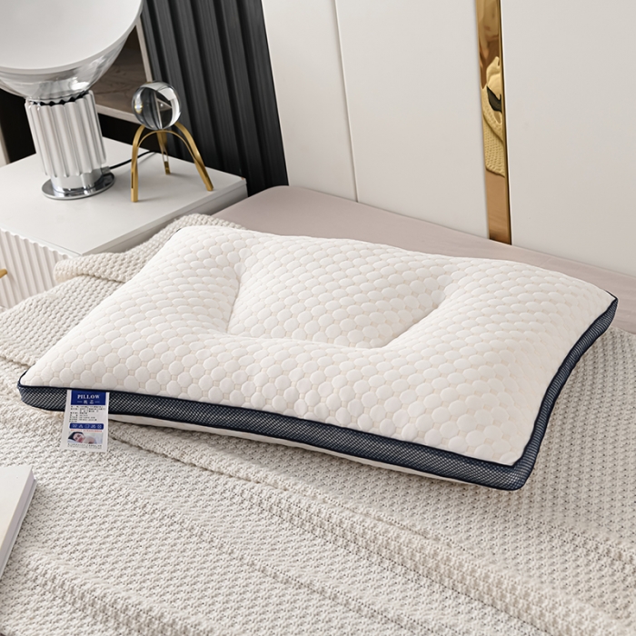 91家纺网 家纺一手货源 找家纺 仁宇枕业 2023新款超柔水立方蓝边定型低枕头