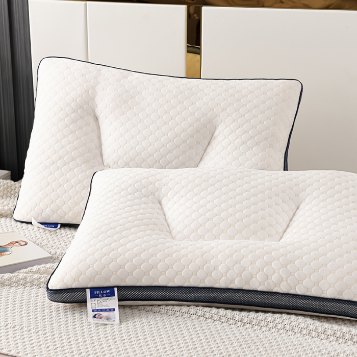 91家纺网 家纺一手货源 找家纺 仁宇枕业 2023新款超柔水立方蓝边定型低枕头