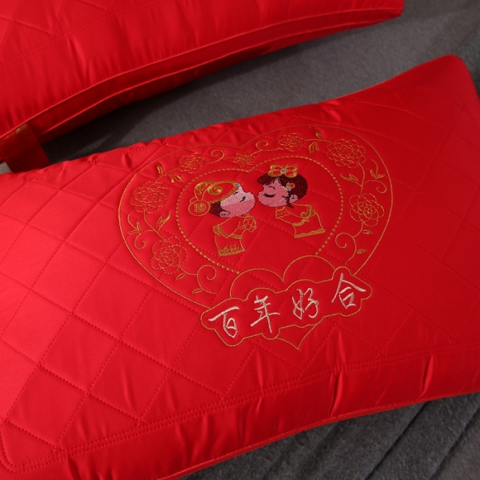 91家纺网 家纺一手货源 找家纺 天意美 2023新款全棉大红婚庆枕48x74一只 爱心百合