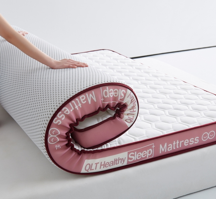 91家纺网 家纺一手货源 找家纺 祁恋婷家居 2023新款A类牛奶丝乳胶记忆棉双人床垫【床垫遮盖物】 菱形白【字母红】