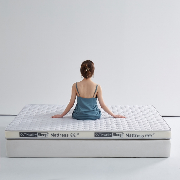 91家纺网 家纺一手货源 找家纺 祁恋婷家居 2023新款A类牛奶丝乳胶记忆棉双人床垫【床垫遮盖物】 菱形灰（字母白）