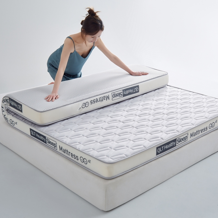 91家纺网 家纺一手货源 找家纺 祁恋婷家居 2023新款A类牛奶丝乳胶记忆棉双人床垫【床垫遮盖物】 梦幻灰【字母白】