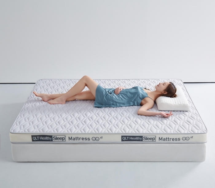 91家纺网 家纺一手货源 找家纺 祁恋婷家居 2023新款A类牛奶丝乳胶记忆棉双人床垫【床垫遮盖物】 梦幻灰【字母白】