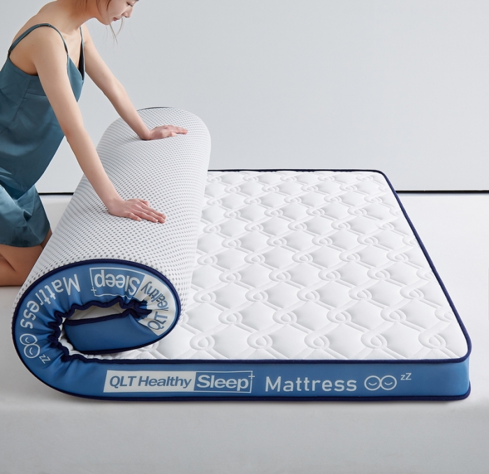 91家纺网 家纺一手货源 找家纺 祁恋婷家居 2023新款A类牛奶丝乳胶记忆棉双人床垫【床垫遮盖物】 祥云白（字母蓝）