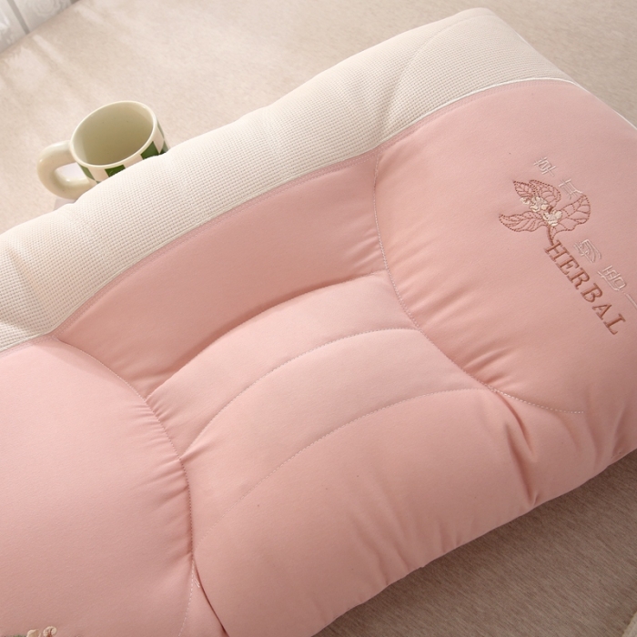 91家纺网 家纺一手货源 找家纺 （总）赛格时代家居 2023新款草本3D护颈羽丝绒枕