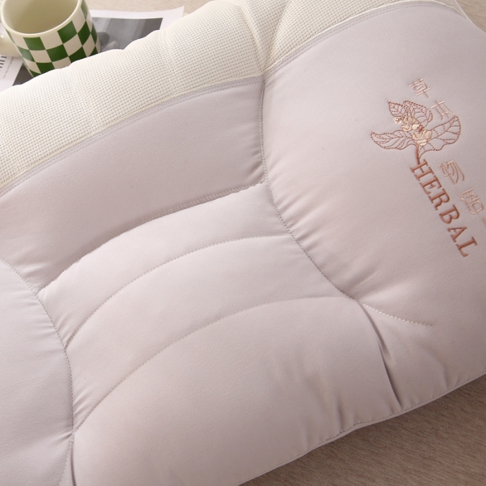 91家纺网 家纺一手货源 找家纺 赛格时代家居 2023新款草本3D护颈羽丝绒枕 双拼紫48*74