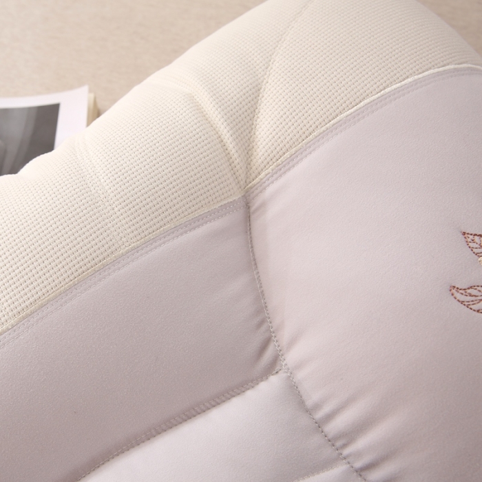 91家纺网 家纺一手货源 找家纺 赛格时代家居 2023新款草本3D护颈羽丝绒枕 双拼紫48*74