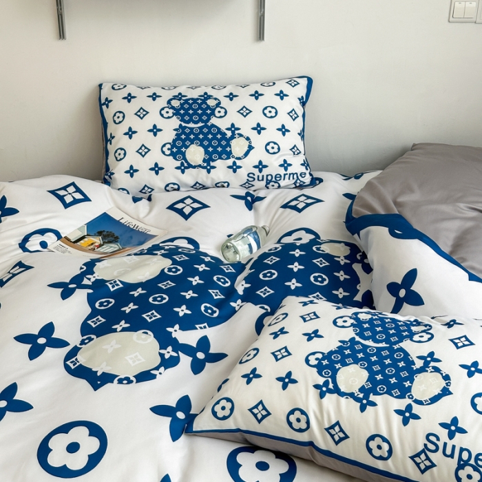 91家纺网 家纺一手货源 找家纺 摩卡 2024新款博主风水洗真丝四件套 公仔兰