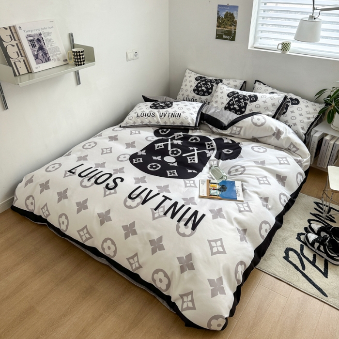 91家纺网 家纺一手货源 找家纺 摩卡 2024新款博主风水洗真丝四件套 熊头白