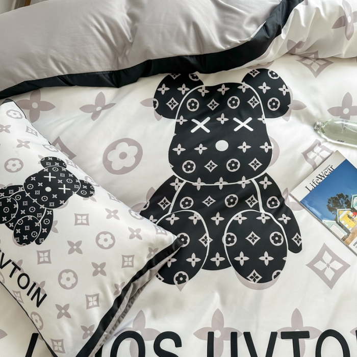 91家纺网 家纺一手货源 找家纺 摩卡 2024新款博主风水洗真丝四件套 熊仔白