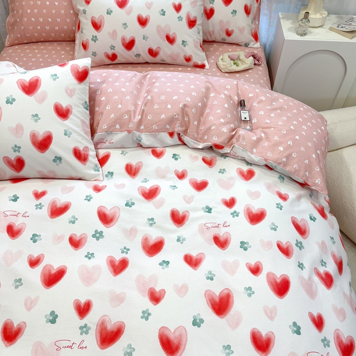 91家纺网 家纺一手货源 找家纺 晨希2023年新款全棉花卉印花简约款多规格四件套 梦幻爱心