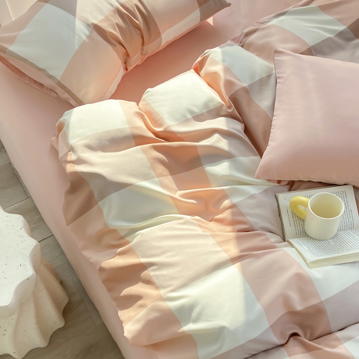 91家纺网 家纺一手货源 找家纺 家贝爱 2023新款亲肤裸睡水洗棉四件套 粉玉大格