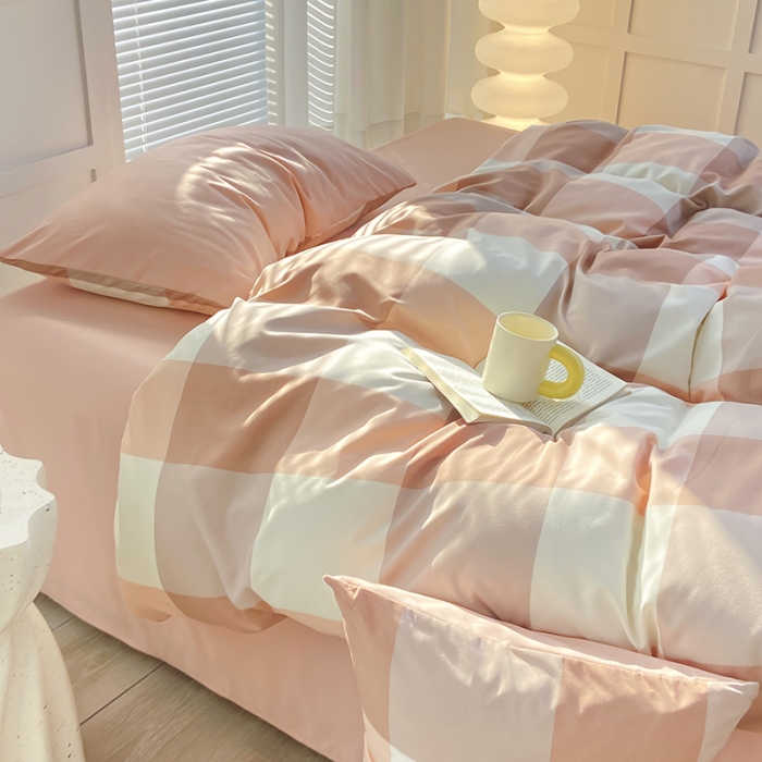 91家纺网 家纺一手货源 找家纺 家贝爱 2023新款亲肤裸睡水洗棉四件套 粉玉大格