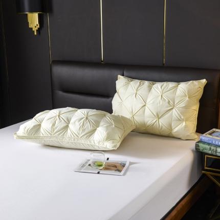 91家纺网 家纺一手货源 找家纺 缔莱 2023新款95白鹅绒羽绒枕头枕芯 黄色48*74cm中枕