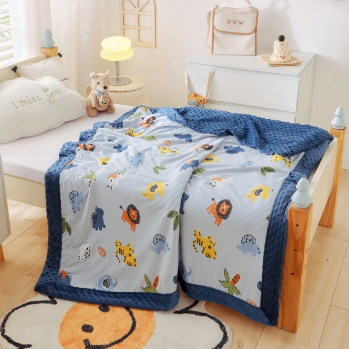 91家纺网 家纺一手货源 找家纺 2023新款针织棉豆豆绒盖毯 夏被 幼儿园 儿童被子 动物乐园