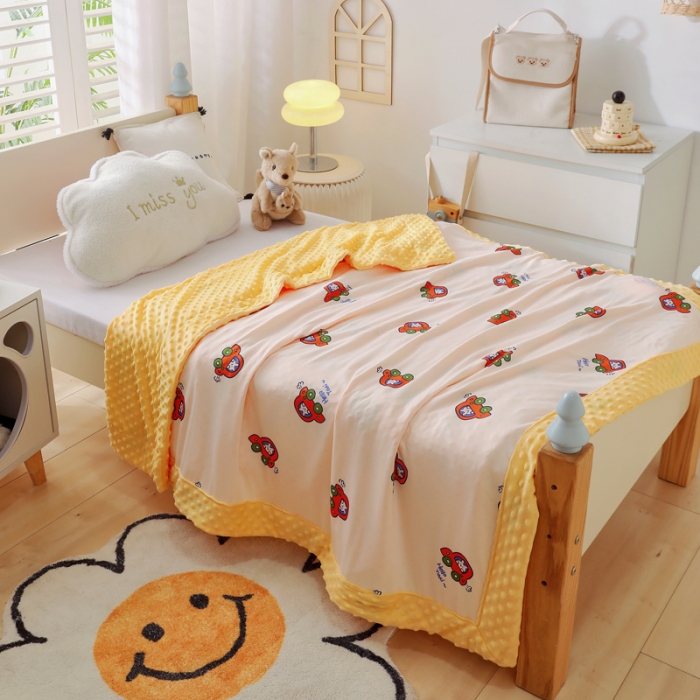 91家纺网 家纺一手货源 找家纺 2023新款针织棉豆豆绒盖毯 夏被 幼儿园 儿童被子 汽车小分队