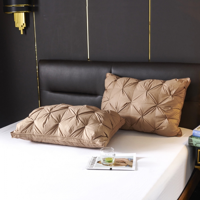 91家纺网 家纺一手货源 找家纺 缔莱 2023新款95白鹅绒羽绒枕头枕芯 咖啡色48*74cm中枕