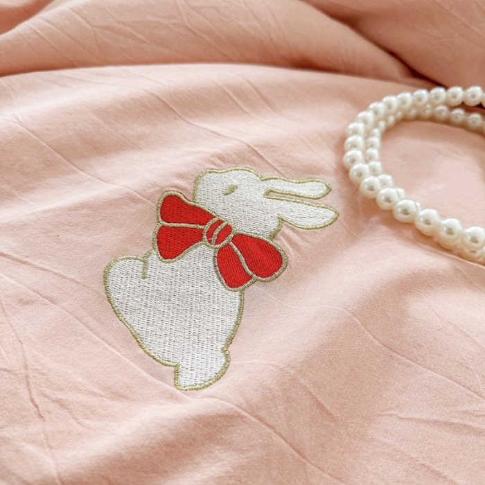 91家纺网 家纺一手货源 找家纺 嘉汀兰 2023新款被套AB两用全棉水洗棉印花绣花四件套 遇见浪漫