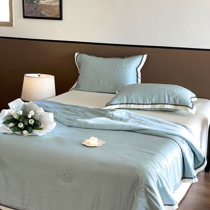 91家纺网 家纺一手货源 找家纺 汇庭 2023新款大豆蛋白纤维山茶花夏被 青春蓝