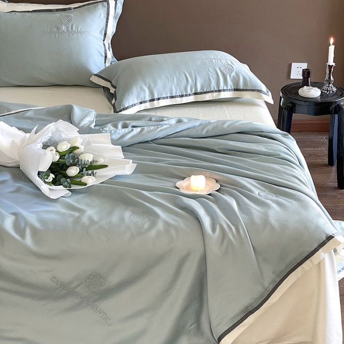 91家纺网 家纺一手货源 找家纺 汇庭 2023新款大豆蛋白纤维山茶花夏被 青春蓝