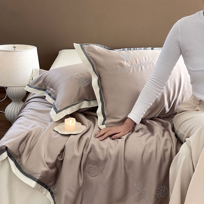 91家纺网 家纺一手货源 找家纺 汇庭 2023新款大豆蛋白纤维山茶花夏被 香槟金