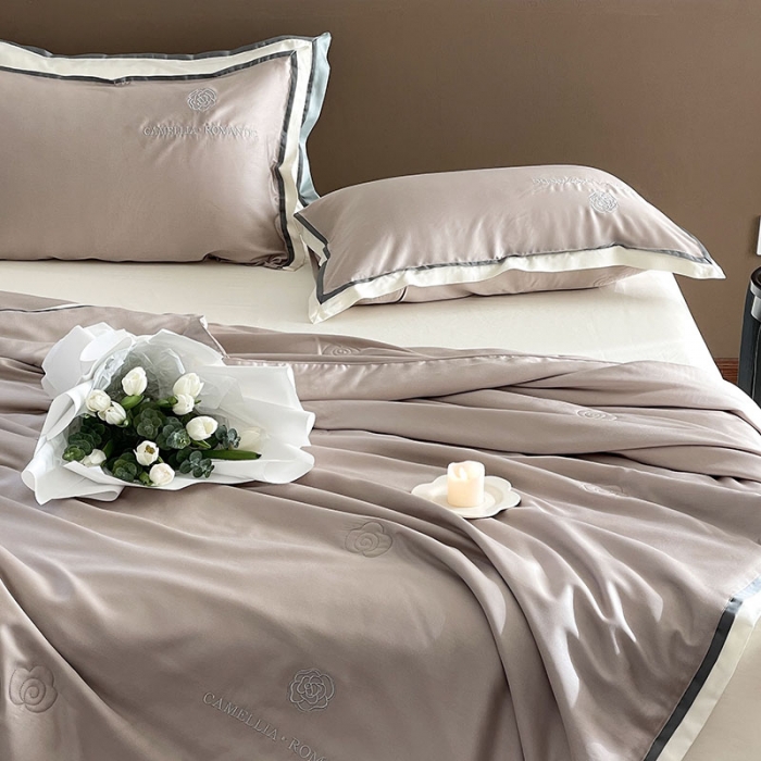 91家纺网 家纺一手货源 找家纺 汇庭 2023新款大豆蛋白纤维山茶花夏被 香槟金