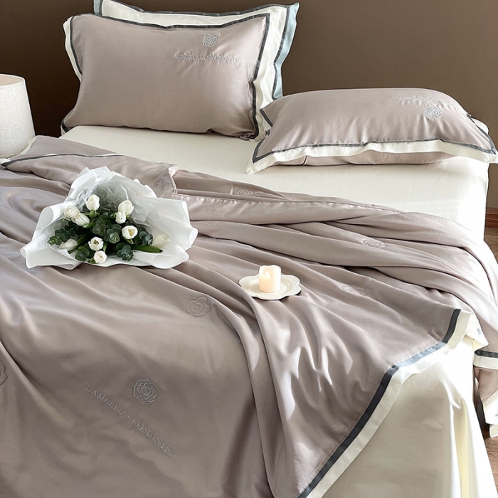 91家纺网 家纺一手货源 找家纺 汇庭 2023新款大豆蛋白纤维山茶花夏被 香槟金