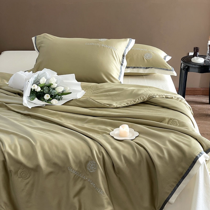 91家纺网 家纺一手货源 找家纺 汇庭 2023新款大豆蛋白纤维山茶花夏被 亚麻青