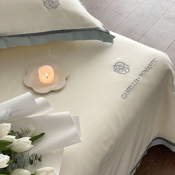 91家纺网 家纺一手货源 找家纺 汇庭 2023新款大豆蛋白纤维山茶花夏被 珍珠白