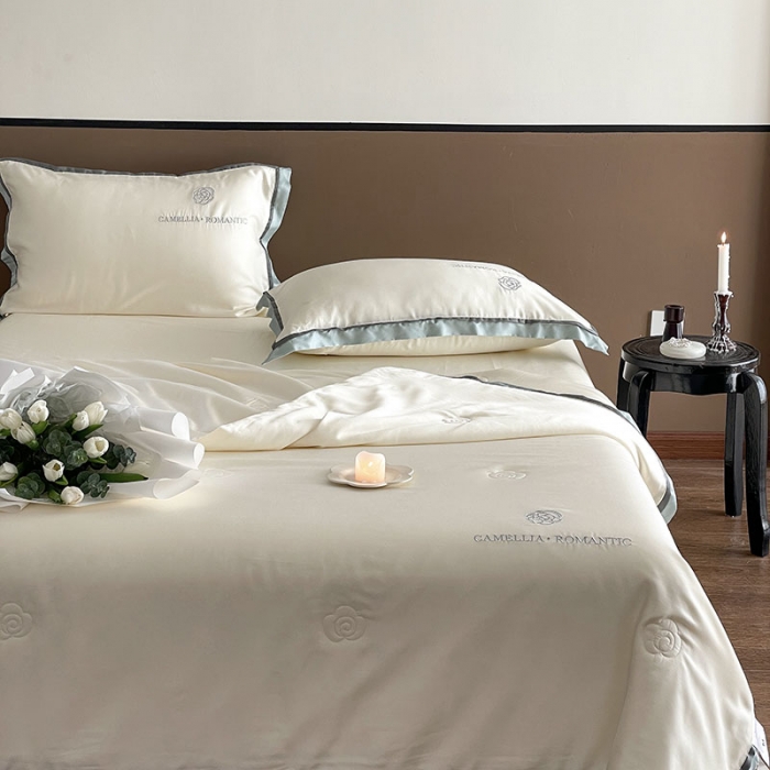 91家纺网 家纺一手货源 找家纺 汇庭 2023新款大豆蛋白纤维山茶花夏被 珍珠白