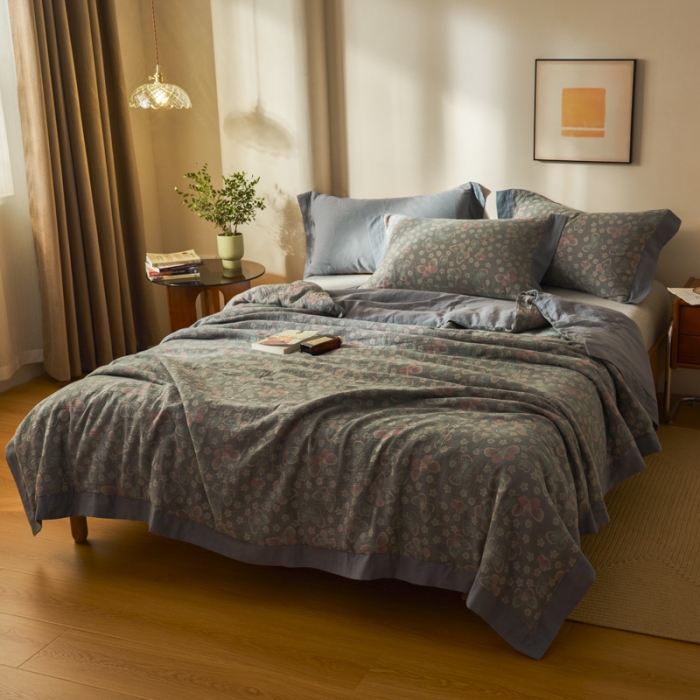 91家纺网 家纺一手货源 找家纺 吾秀 2023新款复古风A类全棉双层纱棉花夏被 蝶恋