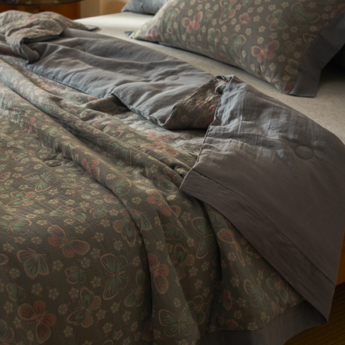 91家纺网 家纺一手货源 找家纺 吾秀 2023新款复古风A类全棉双层纱棉花夏被 蝶恋