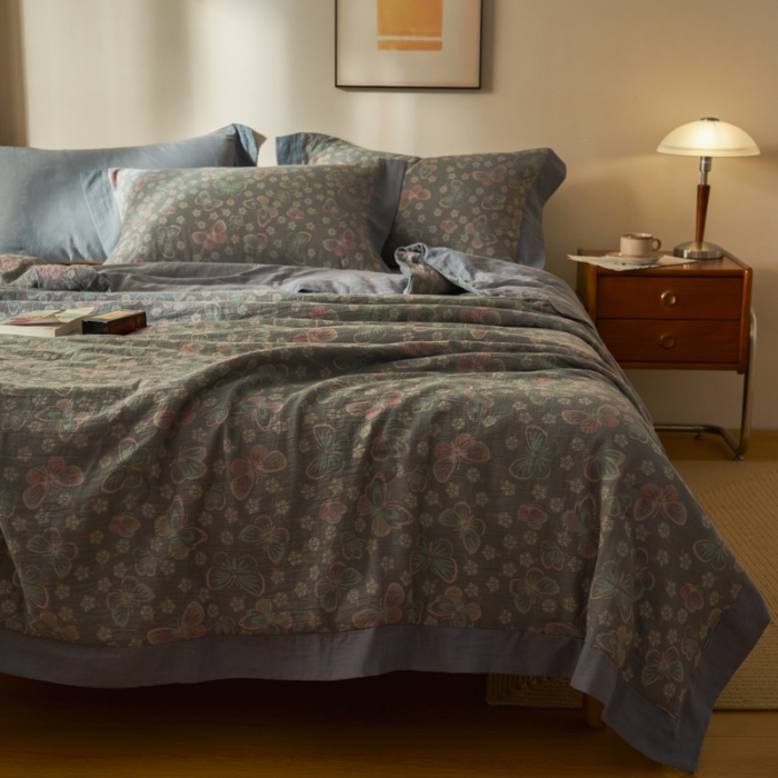 91家纺网 家纺一手货源 找家纺 吾秀 2023新款复古风A类全棉双层纱棉花夏被 蝶恋