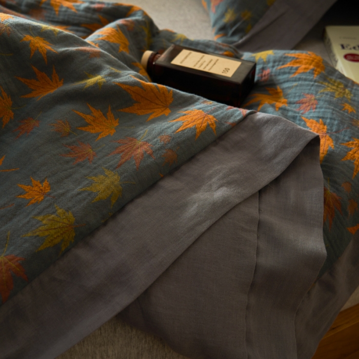 91家纺网 家纺一手货源 找家纺 吾秀 2023新款复古风A类全棉双层纱棉花夏被 枫叶