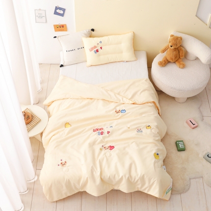 91家纺网 家纺一手货源 找家纺 （总）A类水洗棉磨毛绣花款儿童大豆夏被幼儿园被子夏凉被空调被