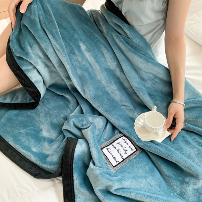 91家纺网 家纺一手货源 找家纺 苏木年华 2023新款加厚法兰绒牛奶绒午睡毯办公室用毯 宝石蓝