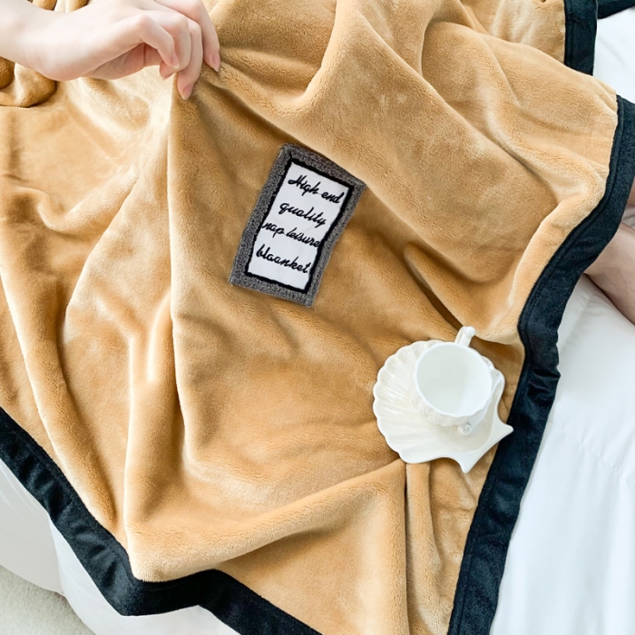 91家纺网 家纺一手货源 找家纺 苏木年华 2023新款加厚法兰绒牛奶绒午睡毯办公室用毯 经典驼