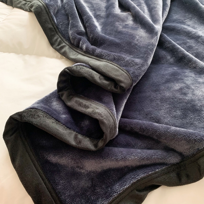 91家纺网 家纺一手货源 找家纺 苏木年华 2023新款加厚法兰绒牛奶绒午睡毯办公室用毯 绅士灰