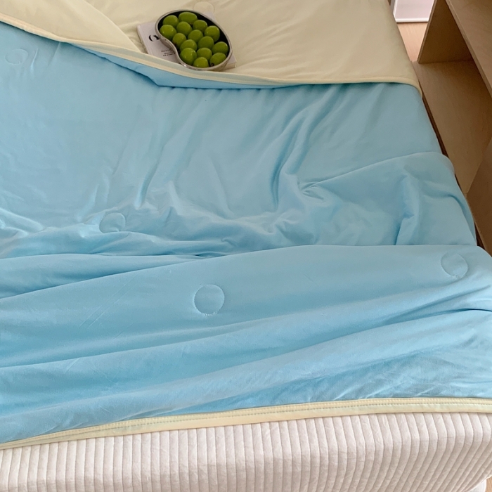 91家纺网 家纺一手货源 找家纺 星期八 2023马卡龙针织棉大豆夏被 蓝黄